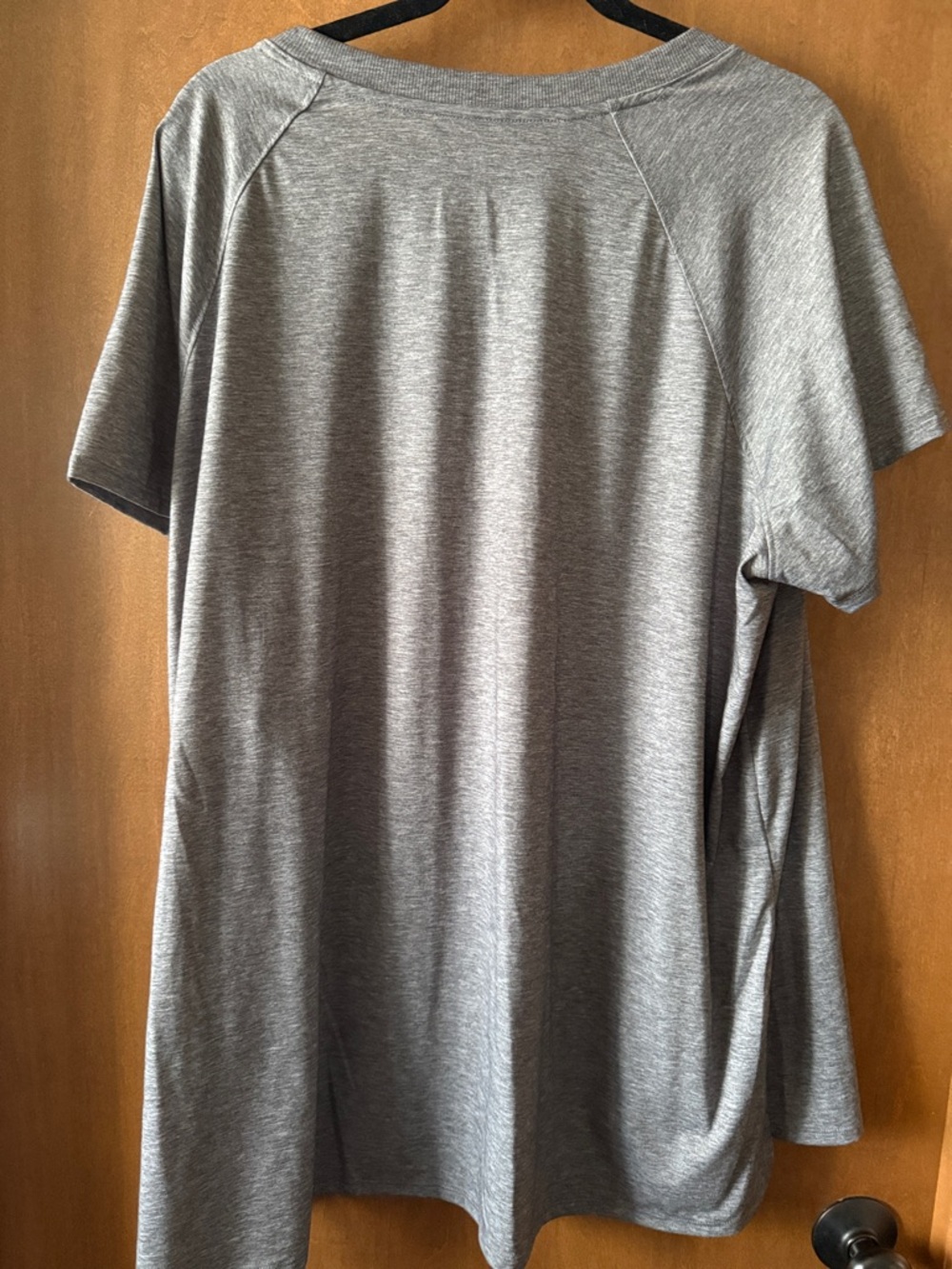 tek gear Gray Short Sleeve Women’s Performance Tunic Tee - Picture 3 of 4